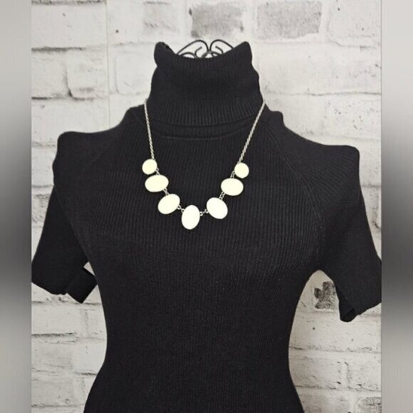 Paparazzi Reversible Drop Zone Purple/Cream Shiny Teardrop Necklace - Picture 3 of 8